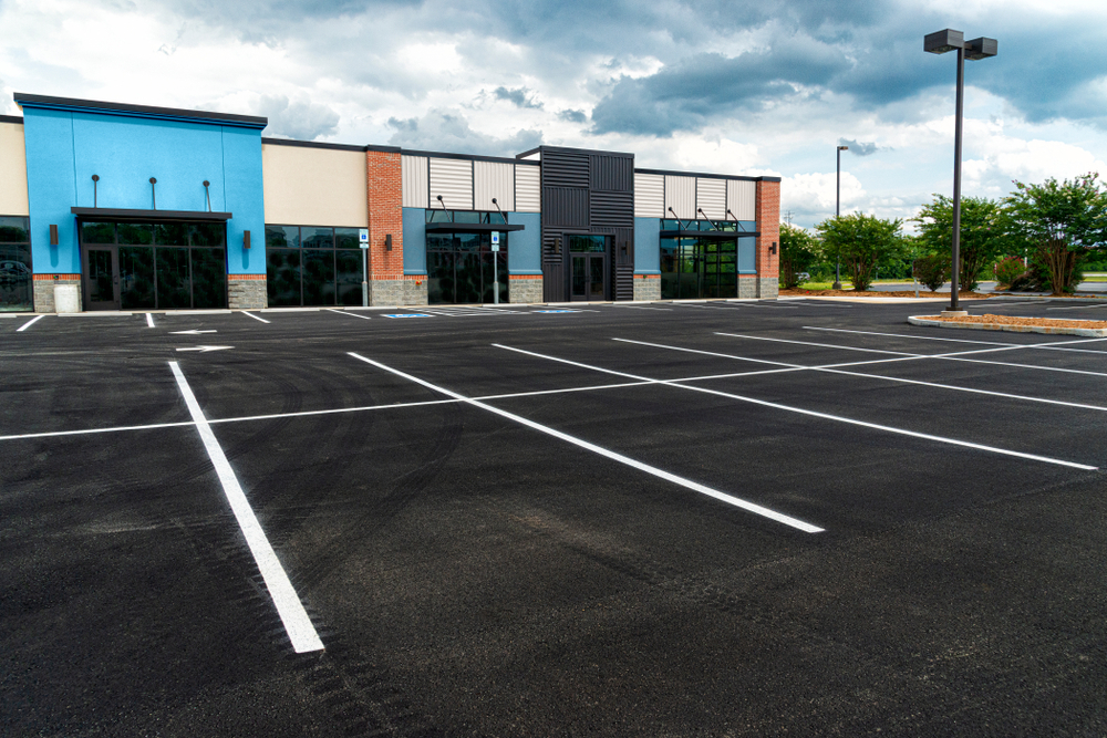 8 Signs Of A Neglected Commercial Parking Lot